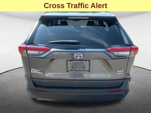 Used 2022 Toyota RAV4 XLE AWD/4WD image 9