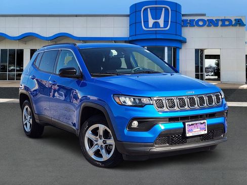 Used 2024 Jeep Compass Latitude AWD/4WD image 1