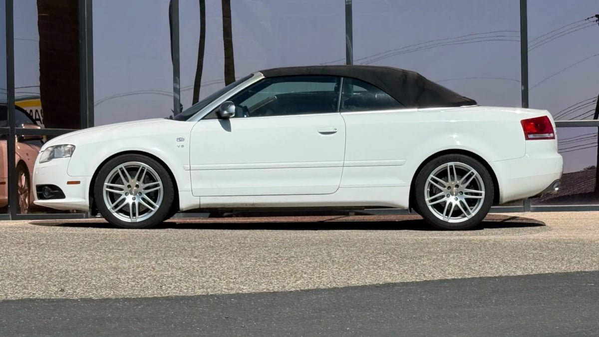 Used 2008 Audi S4 Cabriolet AWD/4WD image 4