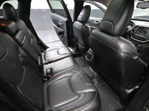 Used 2015 Jeep Cherokee Limited w/ Luxury Group AWD/4WD image 46
