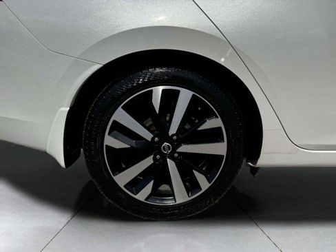 Used 2021 Nissan Versa SR image 52