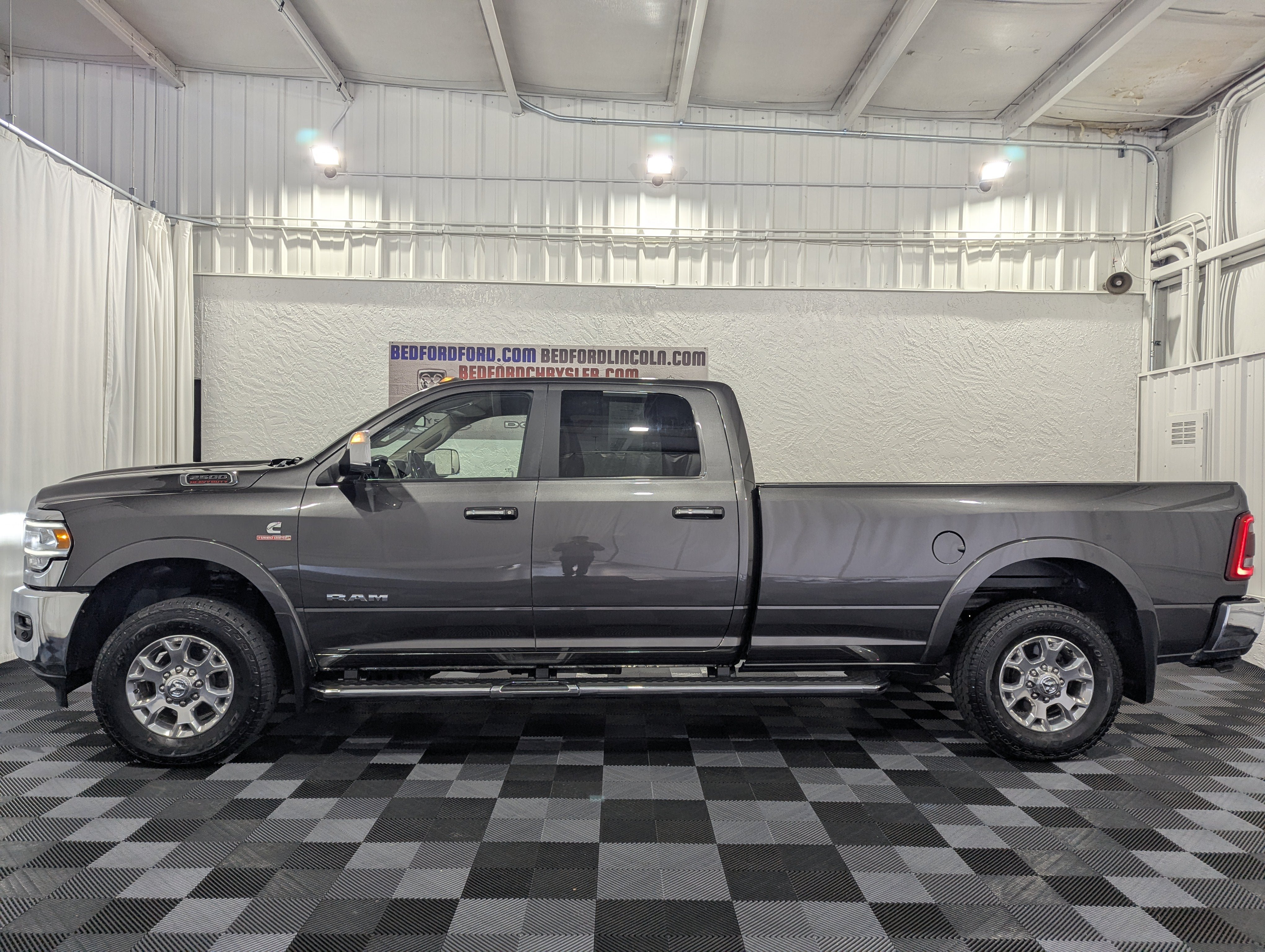 Used 2022 RAM 2500 Laramie AWD/4WD image 1