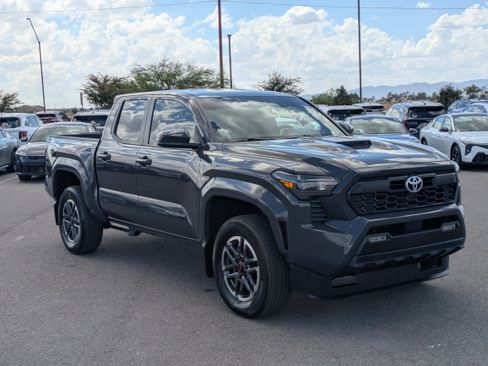 Used 2025 Toyota Tacoma TRD Sport AWD/4WD image 6