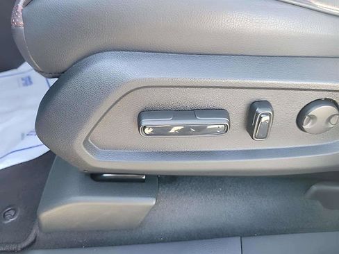 Used 2025 Honda Pilot Black Edition image 16