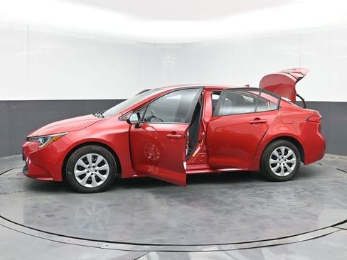 Used 2021 Toyota Corolla LE image 49