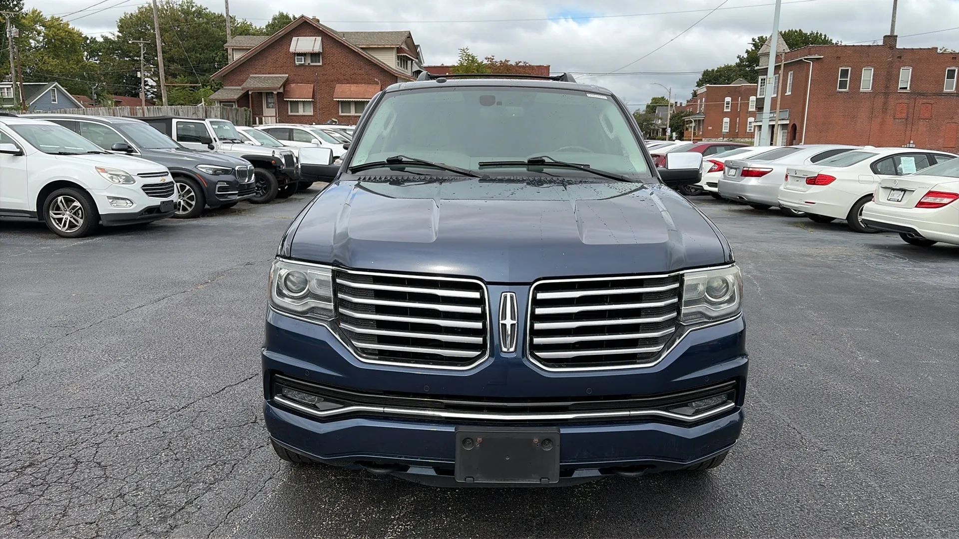 Used 2015 Lincoln Navigator 2WD image 2