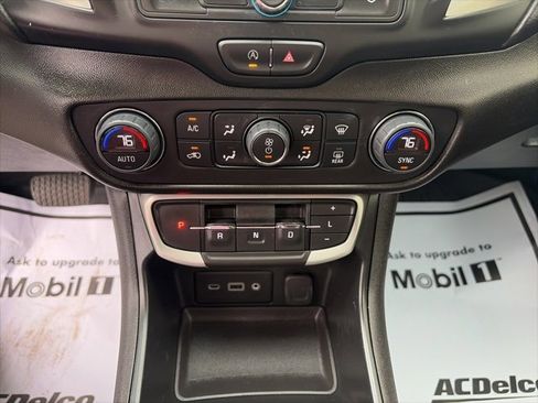 Used 2023 GMC Terrain SLE w/ Driver Convenience Package image 17