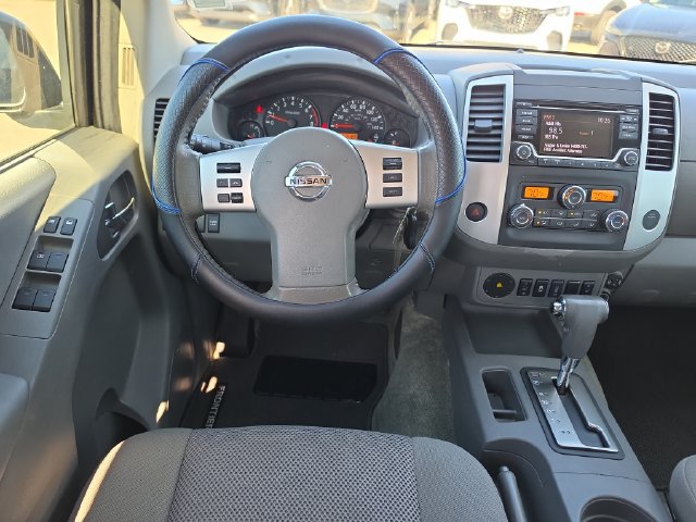 Used 2017 Nissan Frontier SV w/ SV Value Truck Package RWD image 9