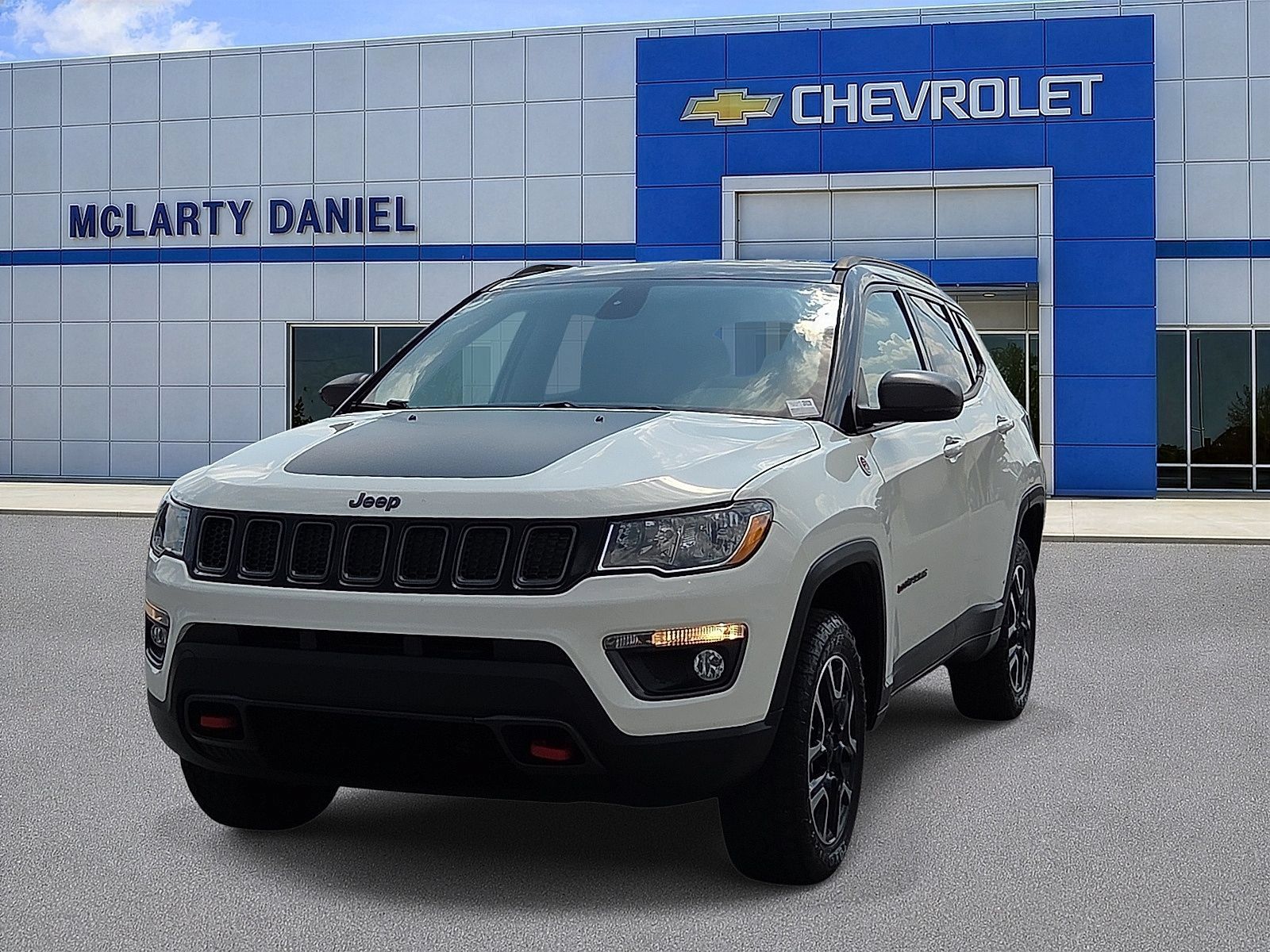 Used 2019 Jeep Compass Trailhawk w/ Safety & Security Group AWD/4WD image 2