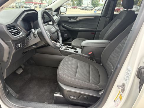Used 2023 Ford Escape Active w/ Tech Pack #1 FWD image 8
