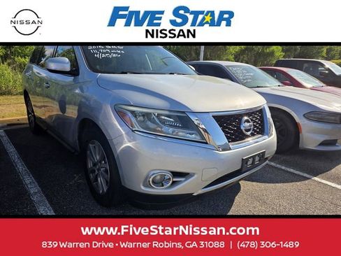 Used 2015 Nissan Pathfinder SV FWD image 1