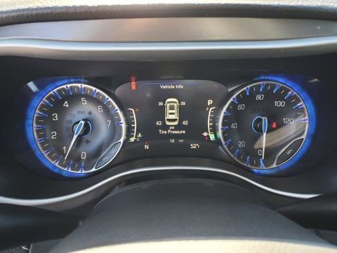 New 2026 Chrysler Pacifica Select image 9