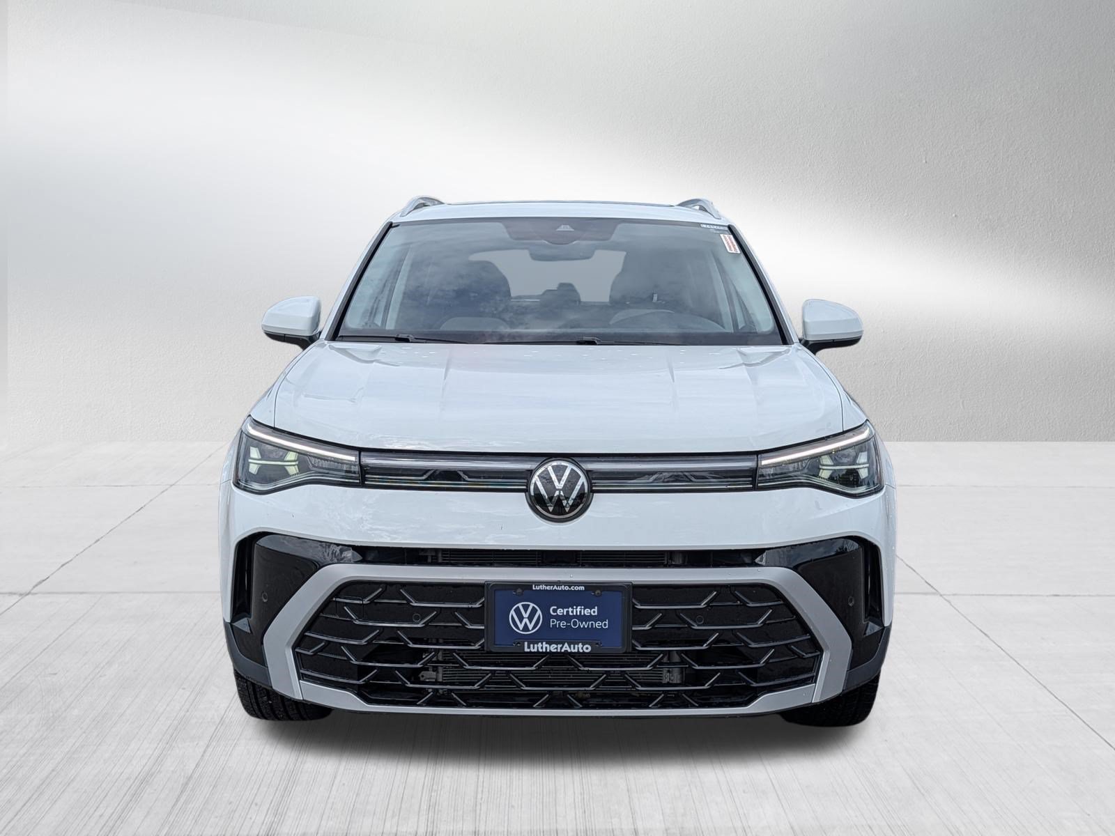 Certified 2025 Volkswagen Taos SEL AWD/4WD image 2