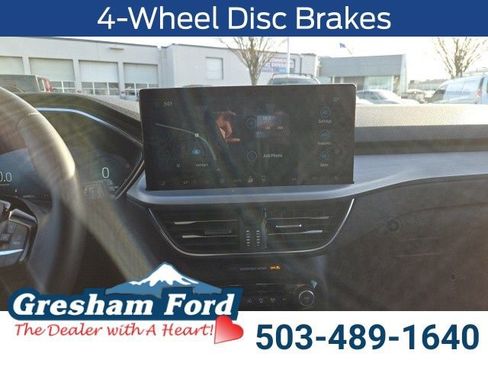 Used 2023 Ford Escape Platinum AWD/4WD image 17