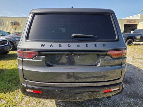 Used 2024 Jeep Wagoneer L Series II w/ Convenience Group I AWD/4WD image 5