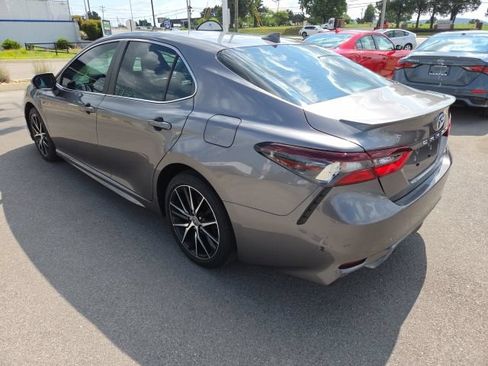 Used 2024 Toyota Camry SE FWD image 10