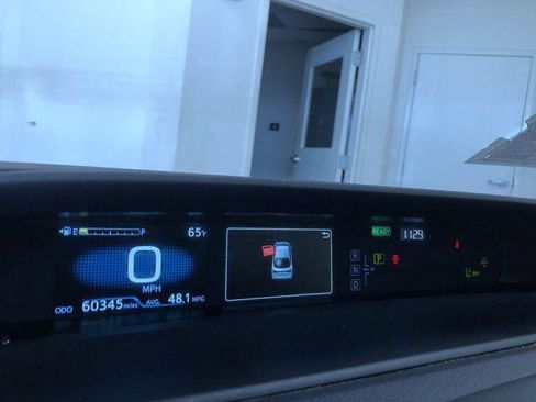 Certified 2022 Toyota Prius Limited w/ Premium Convenience Package FWD image 29