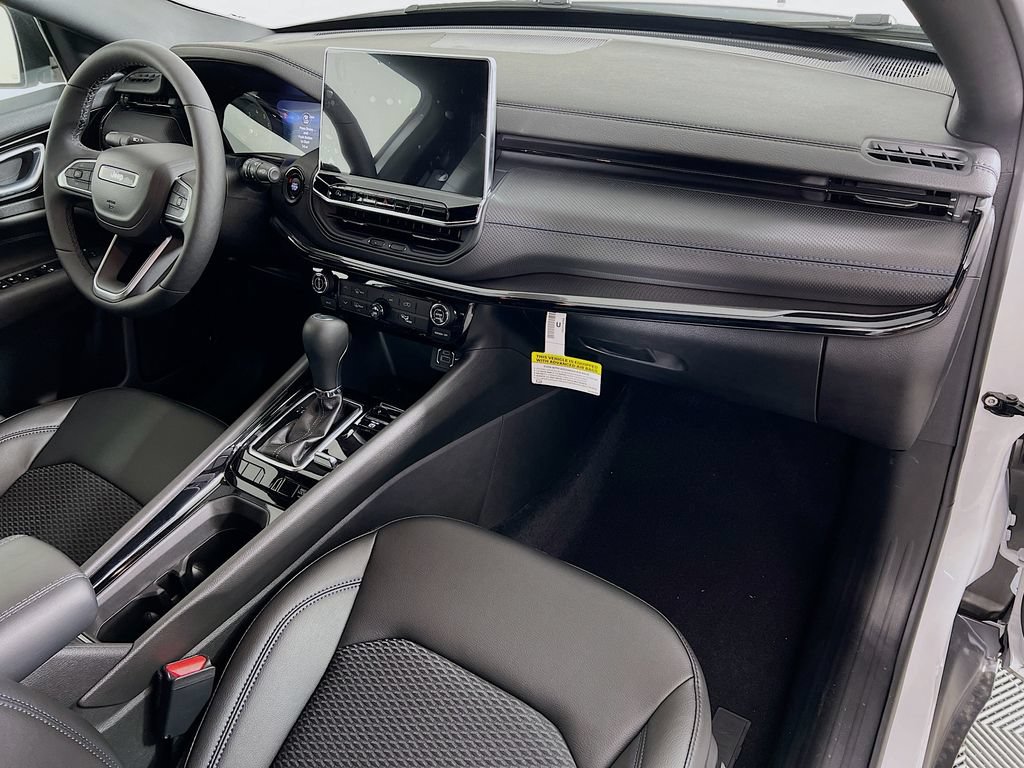 New 2026 Jeep Compass Latitude AWD/4WD image 28