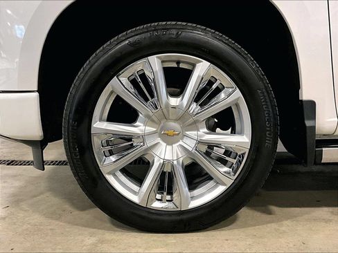 Used 2024 Chevrolet Silverado 1500 High Country AWD/4WD image 7