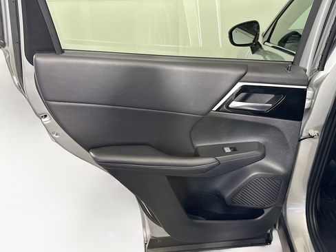 Used 2024 Mitsubishi Outlander SE image 26