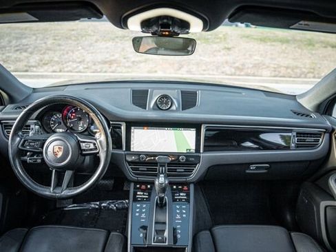 Used 2023 Porsche Macan Turbo image 24