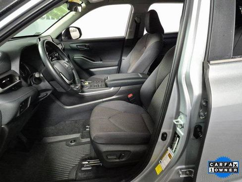 Certified 2024 Toyota Highlander LE image 9