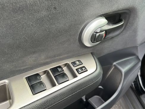 Used 2012 Nissan Versa 1.8 S w/ Plus Pkg image 11