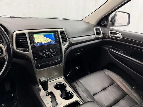 Used 2012 Jeep Grand Cherokee Laredo AWD/4WD image 14