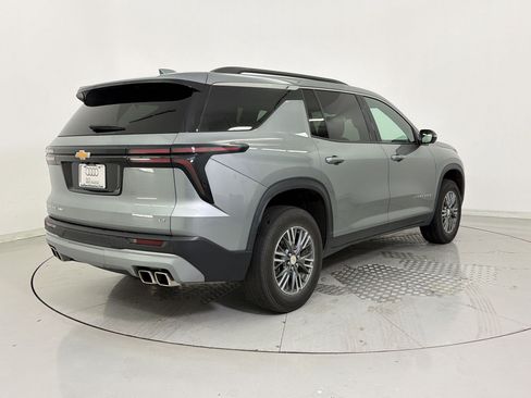 Used 2024 Chevrolet Traverse LT AWD/4WD image 9