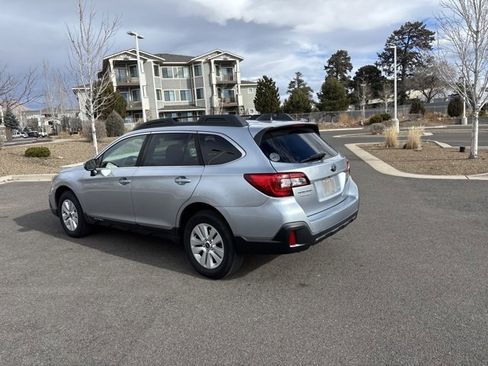 Used 2018 Subaru Outback 2.5i Premium image 5