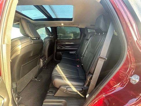 Used 2023 INFINITI QX60 Sensory w/ Cargo Package AWD/4WD image 34