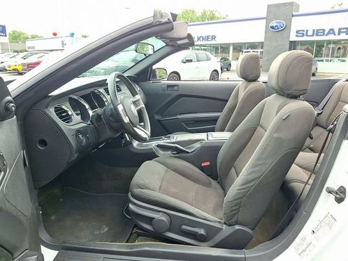 Used 2014 Ford Mustang Convertible RWD image 12