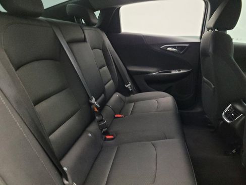 Used 2017 Chevrolet Malibu LT FWD image 19