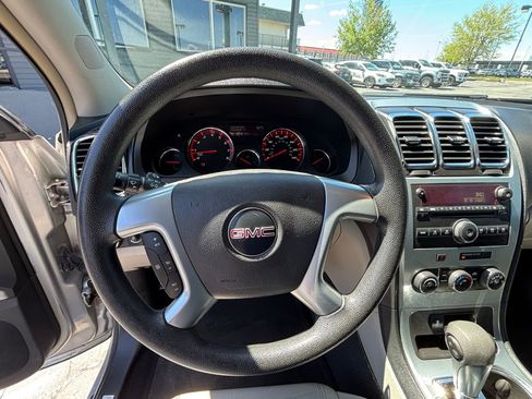 Used 2007 GMC Acadia SLE w/ Preferred Package AWD/4WD image 14