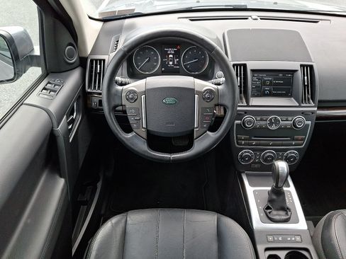 Used 2013 Land Rover LR2 AWD/4WD image 12