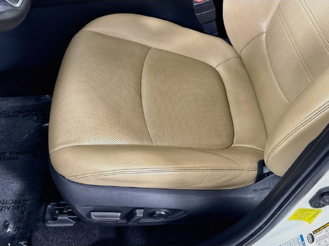 Used 2019 Toyota RAV4 Limited w/ Cold Weather Package AWD/4WD image 19