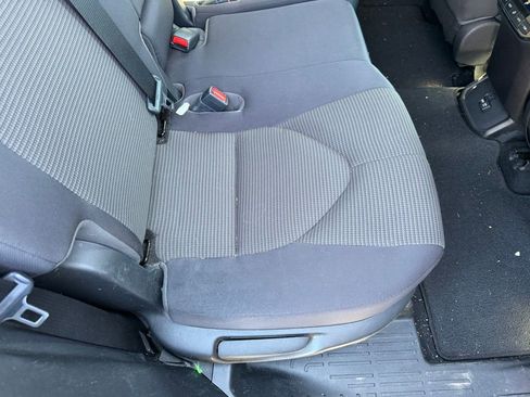 Used 2020 Toyota Highlander LE image 19