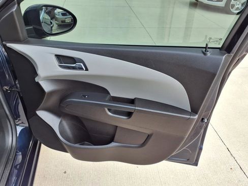 Used 2015 Chevrolet Sonic LT image 18