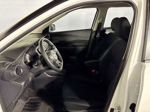 Used 2024 Nissan Kicks S image 11