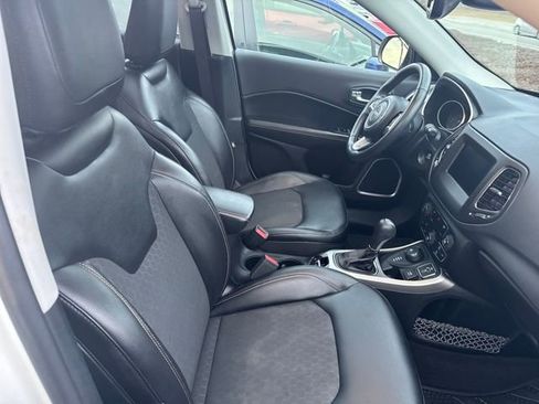 Used 2017 Jeep Compass Latitude w/ Popular Equipment Group image 39