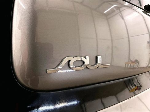 Used 2016 Kia Soul FWD image 13