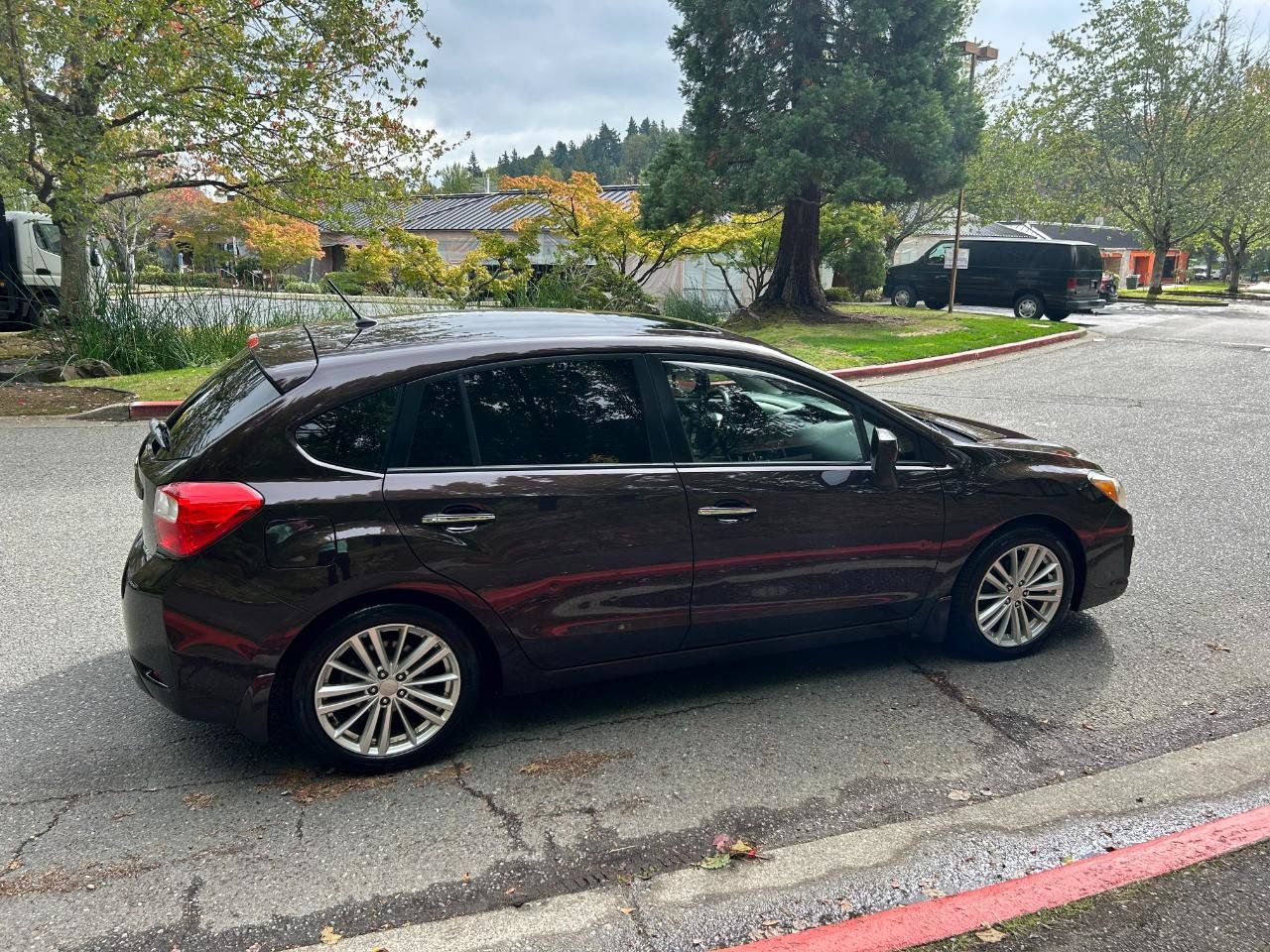Used 2013 Subaru Impreza 2.0i Limited AWD/4WD image 4