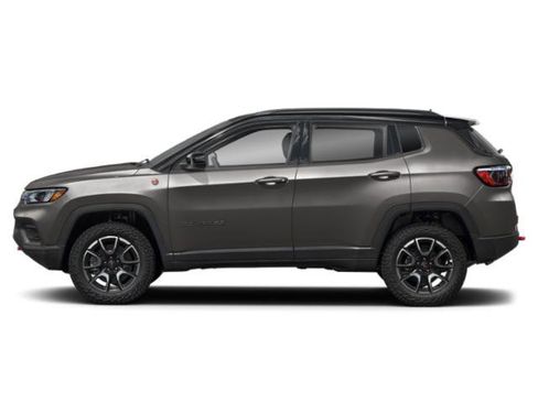 Certified 2023 Jeep Compass Trailhawk AWD/4WD image 2