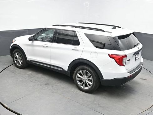 Used 2022 Ford Explorer XLT w/ Equipment Group 202A AWD/4WD image 20