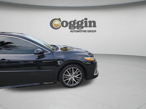 Used 2024 Toyota Camry XLE FWD image 32
