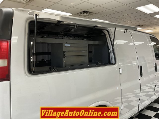 Used 2017 Chevrolet Express 2500 RWD image 27