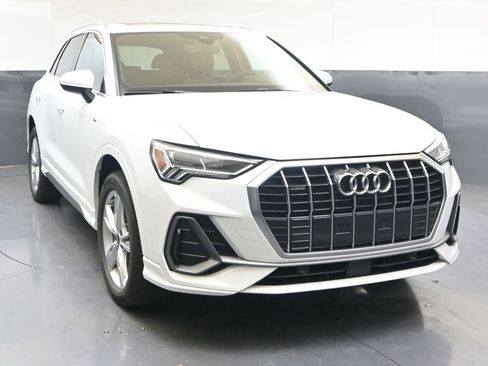 Used 2024 Audi Q3 2.0T Premium w/ Convenience Package image 8