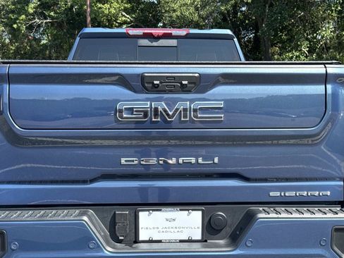 Used 2026 GMC Sierra 2500 Denali Ultimate AWD/4WD image 10