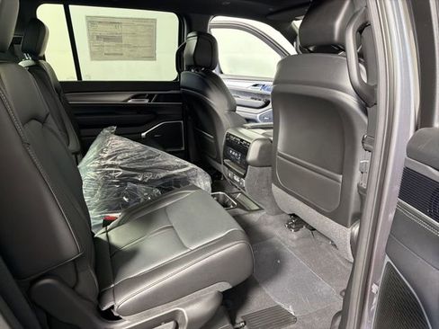 New 2026 Jeep Grand Wagoneer 4WD w/ Premium Group I image 34