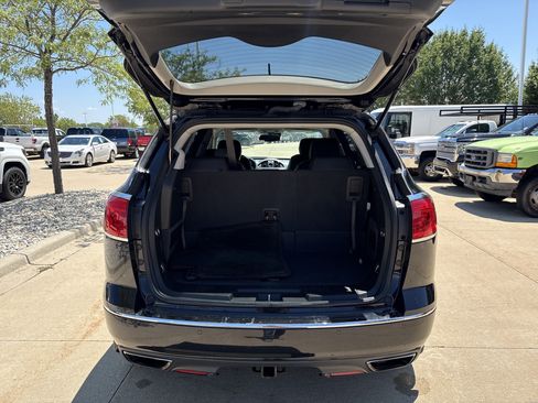 Used 2017 Buick Enclave Premium w/ Experience Buick Package FWD image 16